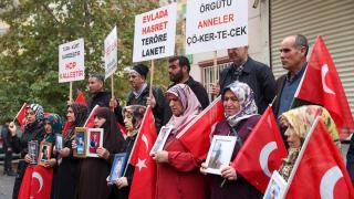 "Dünya Çocuk Hakları Günü"nde evlatlarının yolunu gözlüyorlar