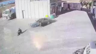 Vitesi geri alıp gaza bastı… Direksiyona geçen çocuk kazaya neden oldu