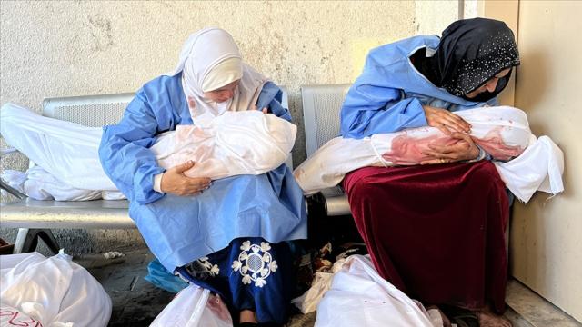 Soykırımcı İsrail'in Gazze'deki saldırıları 300 günde en az 300 çocuğun hayatını aldı haber görseli