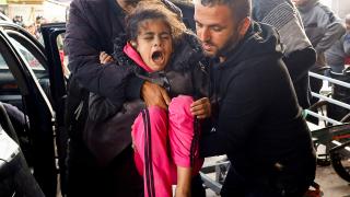 İsrail'in hava saldırısında çok sayıda çocuk yaralandı