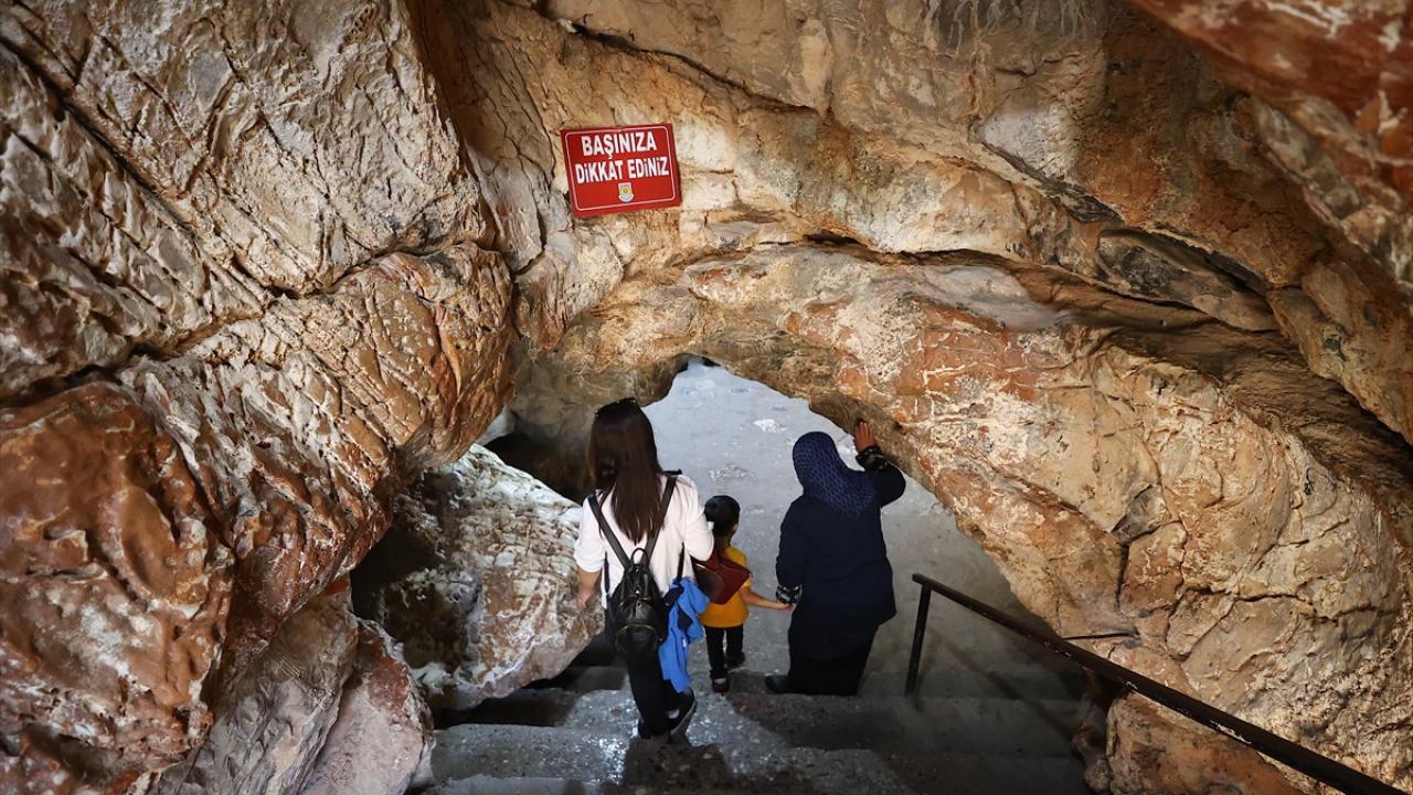 "Kutsal uyku"nun hikayesi: Ashab-ı Kehf Mağarası