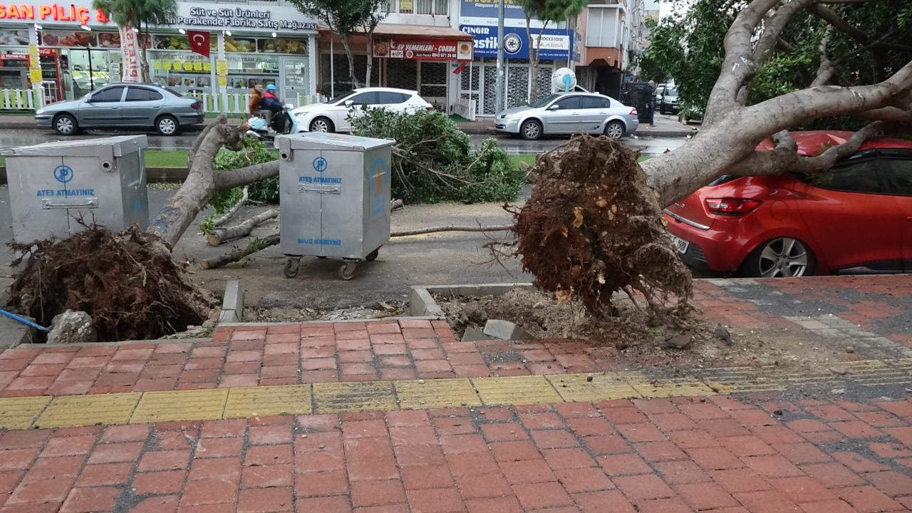 Antalya`da şiddetli yağış ve fırtına