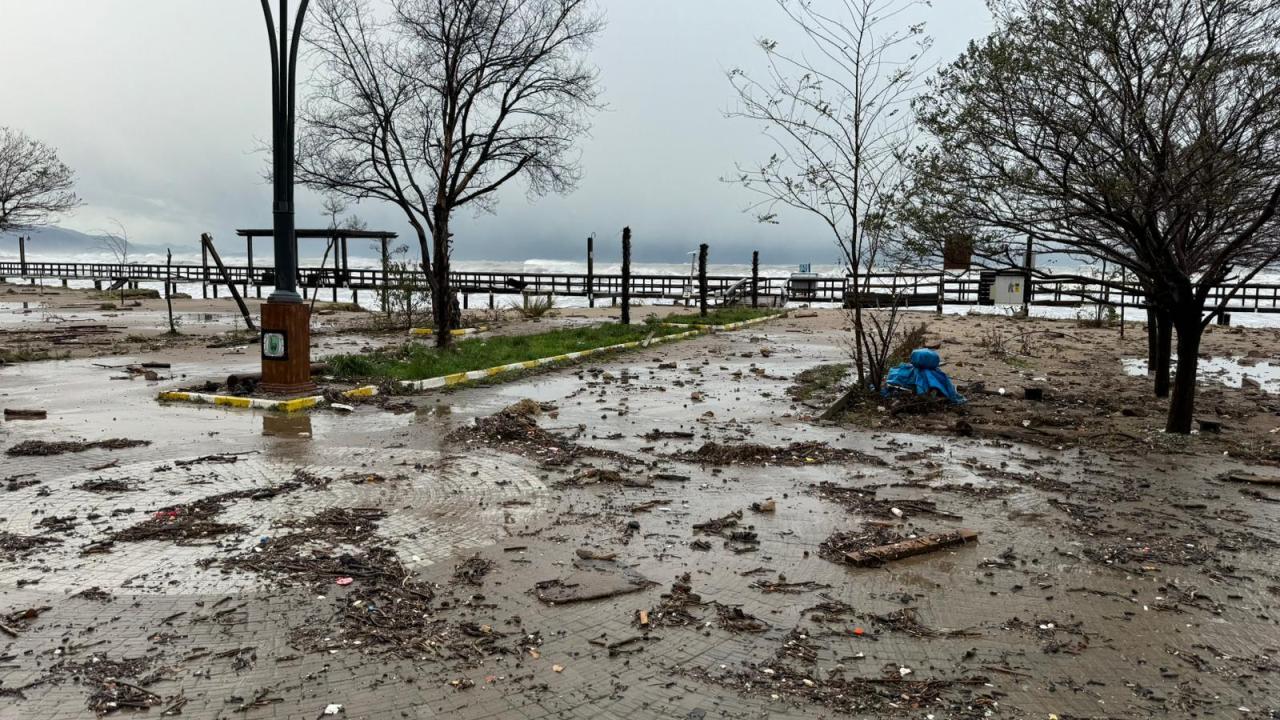 Kurucaşile ve tekkeönü limanları hasar gördü