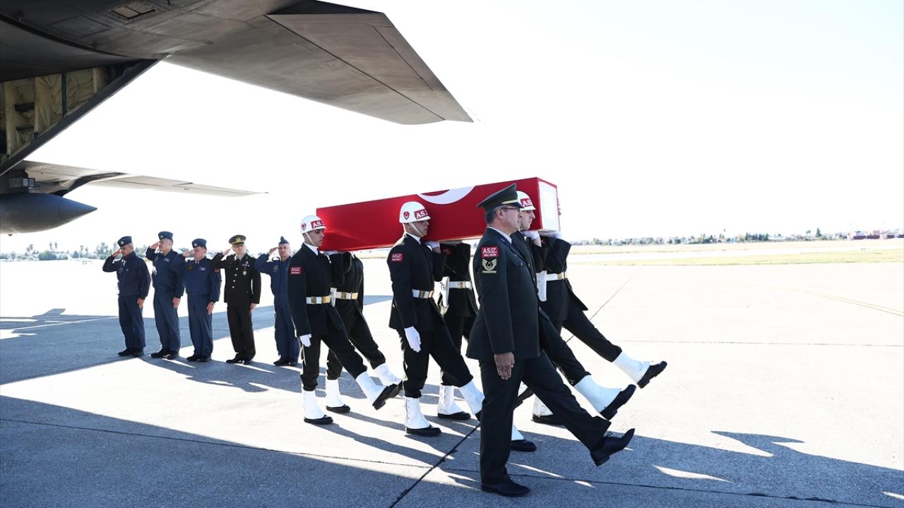 Pençe-Kilit Operasyonu bölgesinde şehit olan astsubayın naaşı Adana`ya getirildi