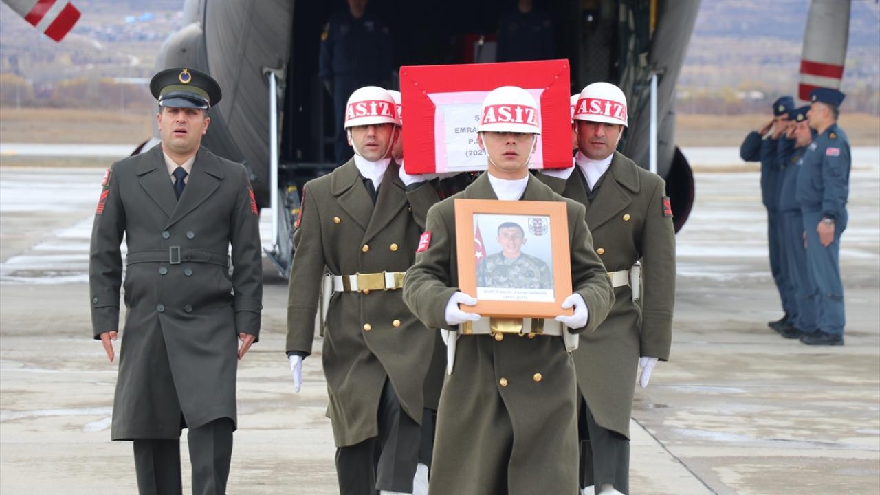 Pençe-Kilit Operasyonu`nda şehit olan Emrah Gündüz`ün naaşı Erzincan`a getirildi