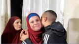 Filistinli tutuklu Esra serbest kalarak ailesiyle buluştu