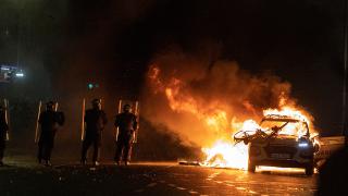 İrlanda'da olaylı gece: 34 kişi gözaltına alındı