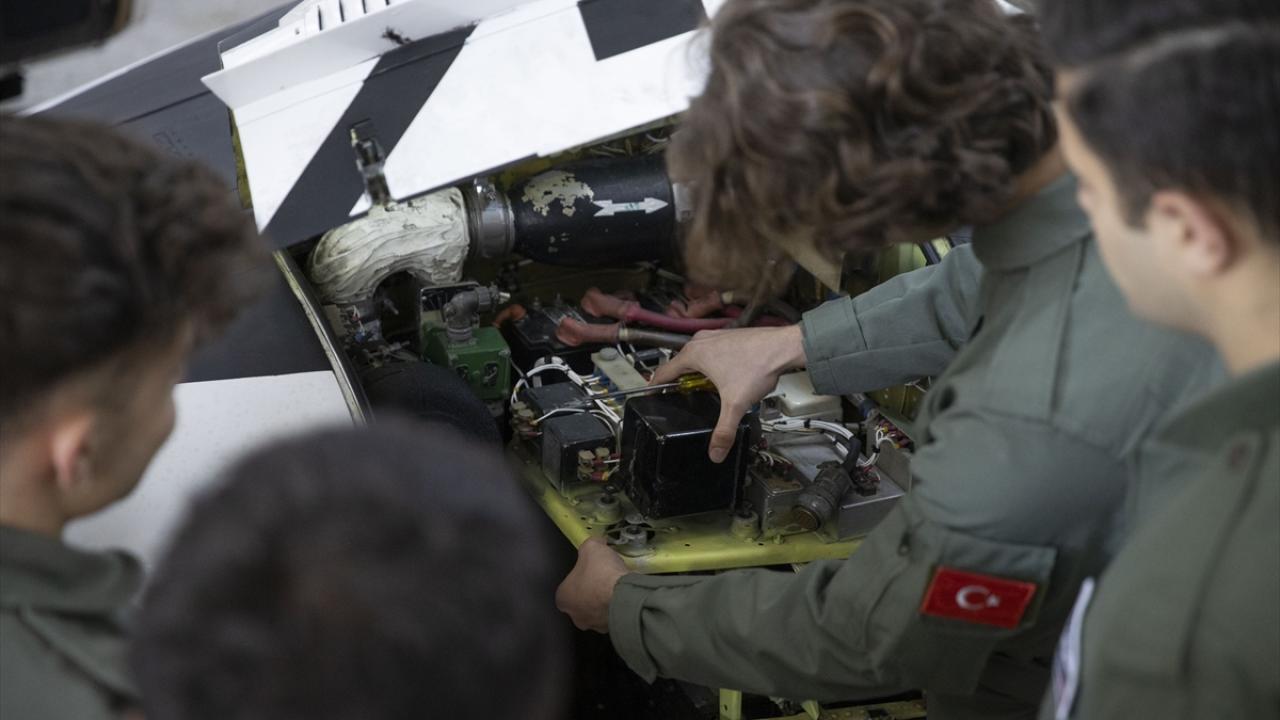 "Türkiye standartlarında çok iyi gelir düzeyinde maaş alabiliyor"