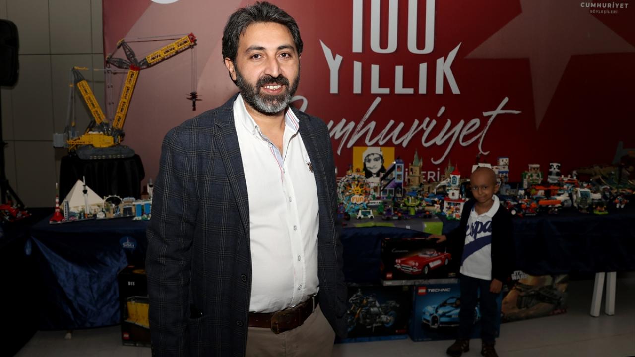 Oğluna iyi gelen yapı oyuncaklarını almak için birikimlerini kullandı