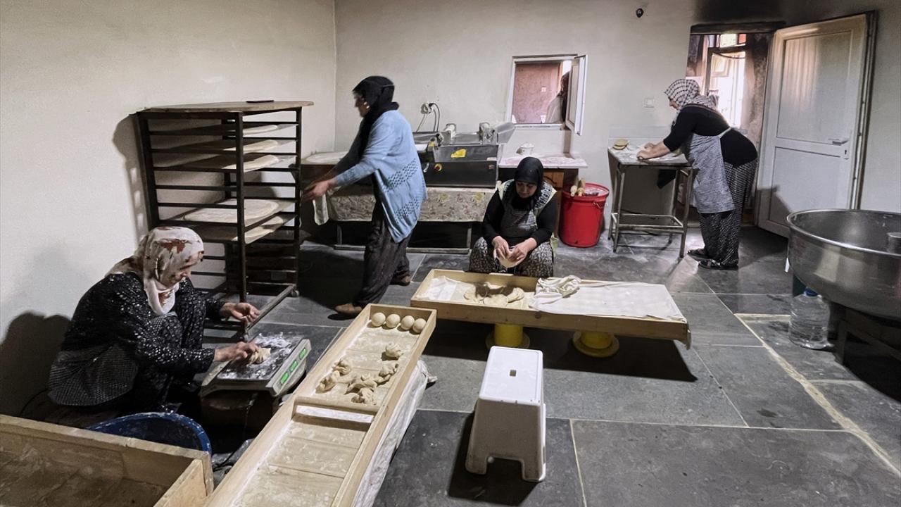 24.00`te tandırı yakıyorlar