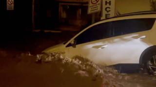 Bursa’da sağanak sele dönüştü