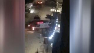 İsrail güçleri, yaralı Filistinliyi ambulansın içinde gözaltına aldı
