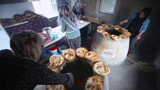 Köyde kurduğu tandır ekmek fırınında 7 kadına istihdam sağladı