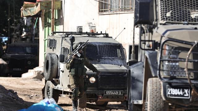 İsrail Ordusu Batı Şeria'da 5 Filistinliyi Yaraladı, Durumu Kritik Olanlar Var
