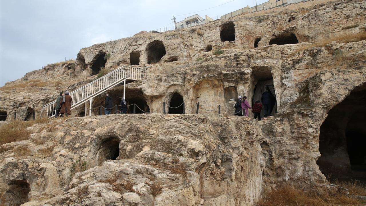 Çift Mağara misafirlerin uğrak yeri oldu