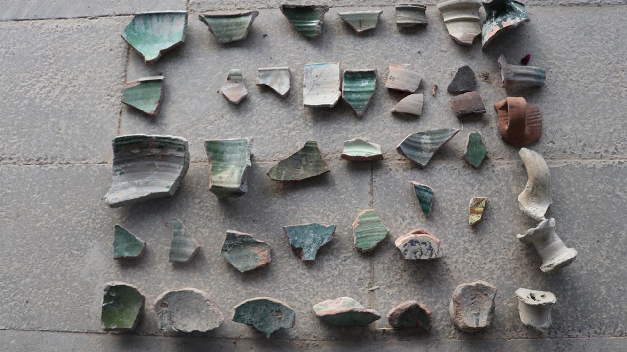 "Zihgirler akik ve kemikten imal edilmiş"