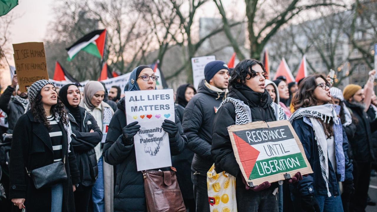 "ALMAN HÜKÜMETİNDEN UTANÇ DUYUYORUM"