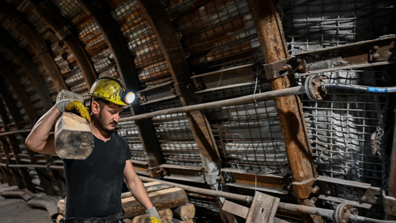 "Hala görüştüğümüz depremzedeler var"