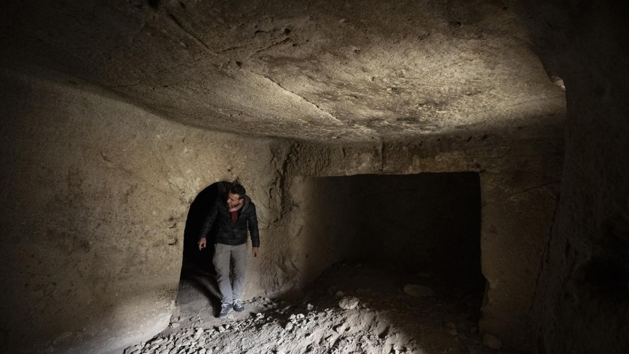 "Ambar Kalesi, Erzincan`daki Şirinlikale, Taşbulak ve Pekeriç kaleleriyle benzerdir"