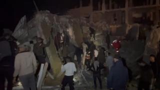 İsrail ordusu, Filistinli El Cezzar ailesinin evine hava saldırısı düzenledi