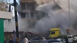 11 katlı binanın altında kalmaktan son anda kurtuldu: O anlar kamerada