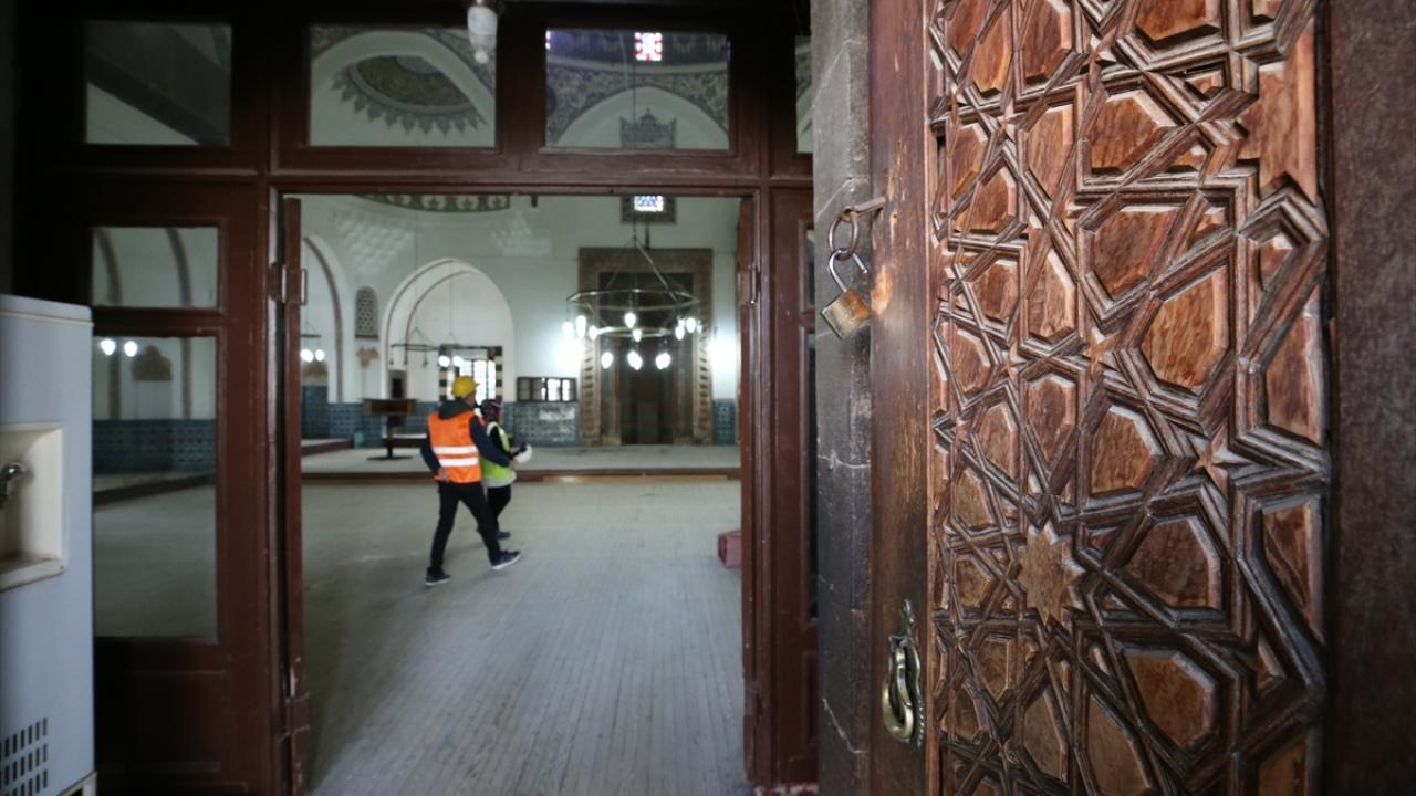 "Yapıyı gelecek nesillere en sağlam şekilde aktarmayı hedefliyoruz"