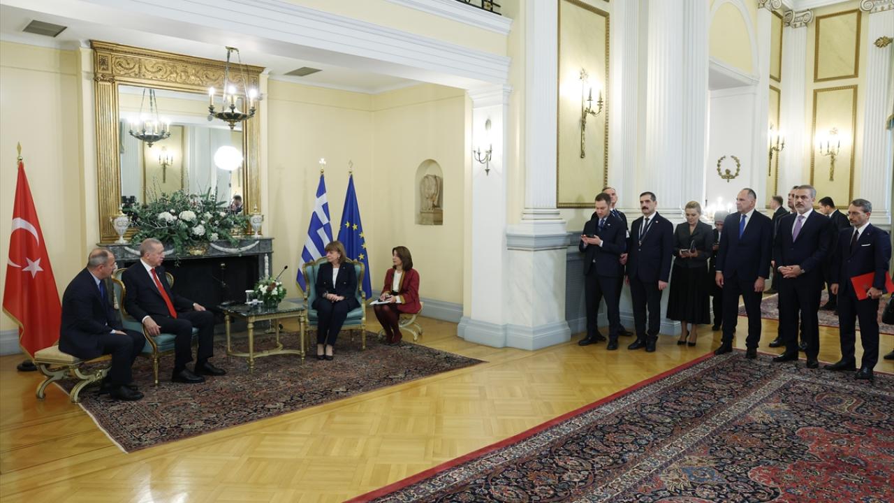 "Yunanistan ile Türkiye`nin her zamankinden fazla mevcut olan bu ortak pozitif siyasi iradeyi geliştirmesi elzemdir"