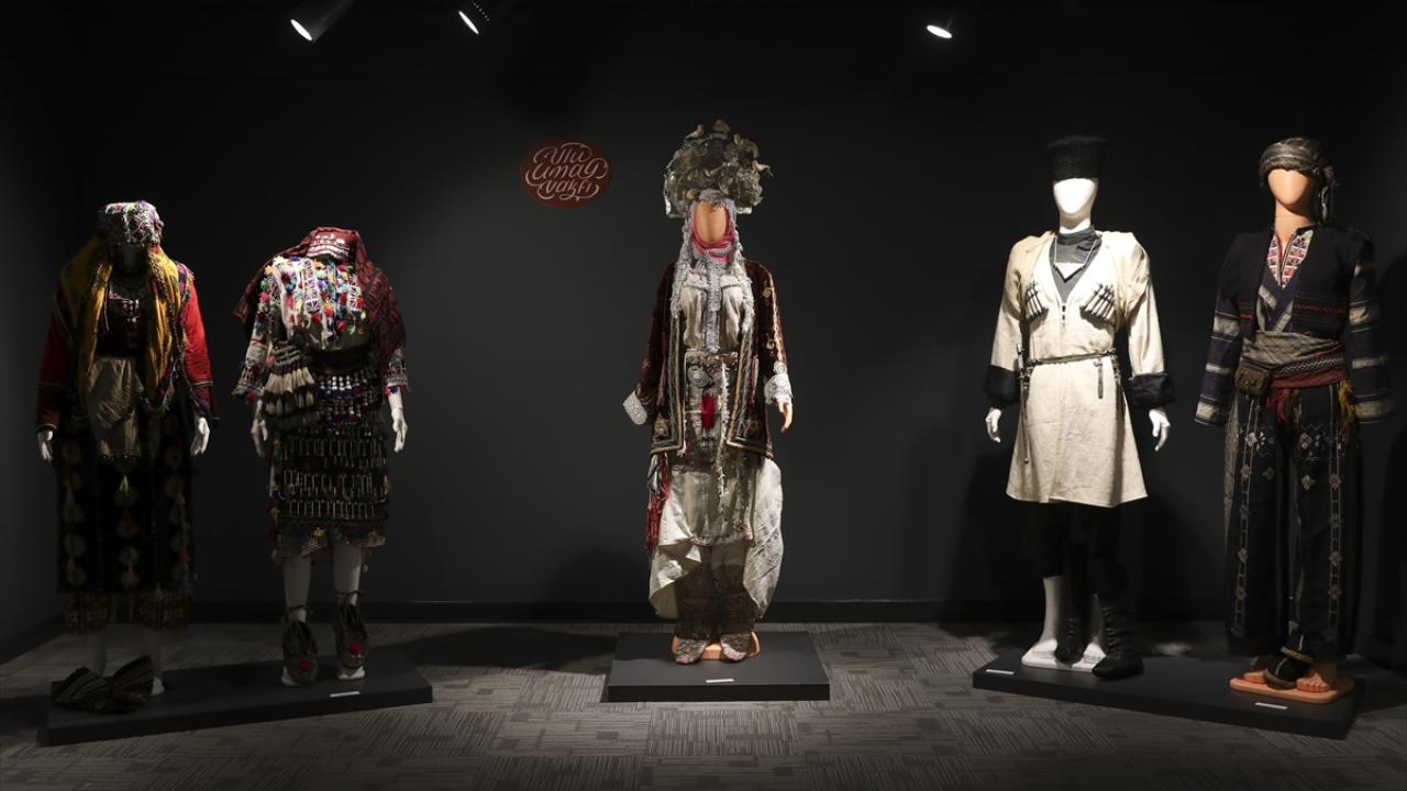 "En kapsamlı Osmanlı halk kıyafeti ve takı koleksiyonuna sahibiz"