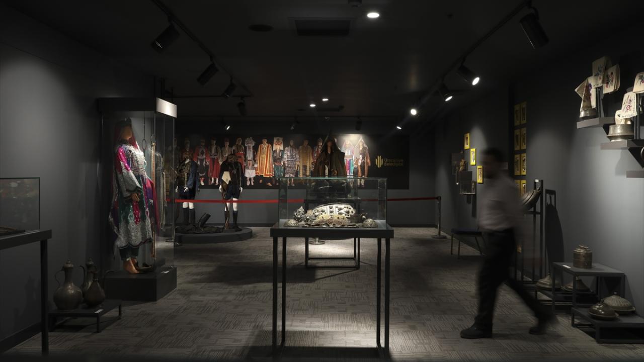 "11 kitaplık bir projemiz var"