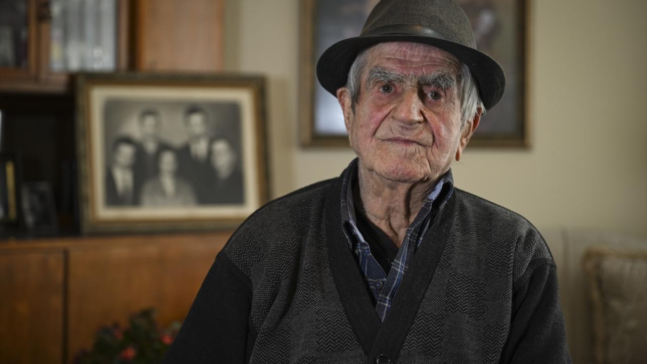 "Yaptığım saatleri yastığımın altına koyar dinlerdim"