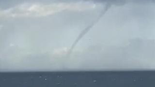 Çanakkale'de denizde oluşan hortum kameraya yansıdı