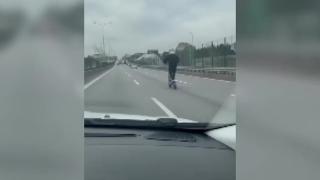 İstanbul'da tehlikeli hız yarışı: 120 kilometre ile araçları solladı