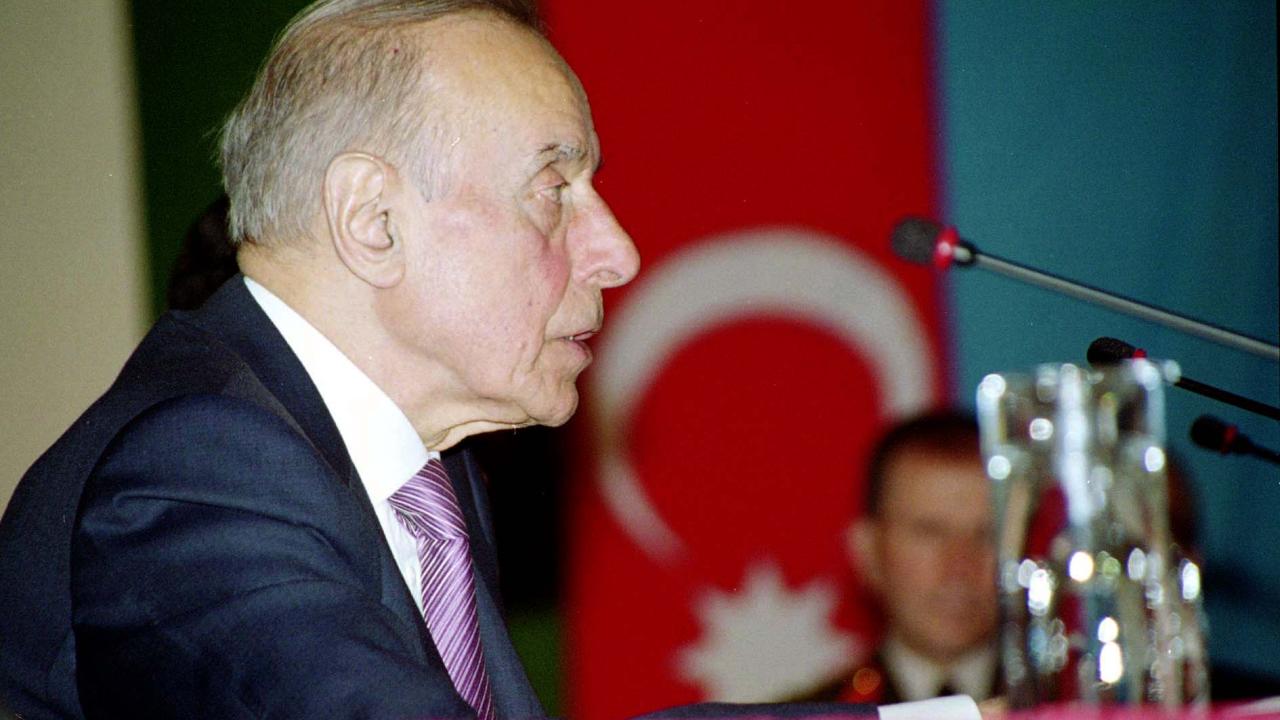 Haydar Aliyev vefatının 20. yılında anılıyor