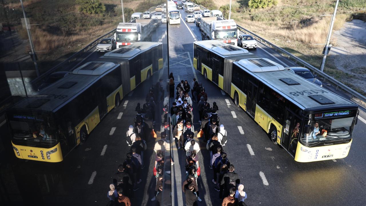Metrobüslerin yaş ortalaması 8,5