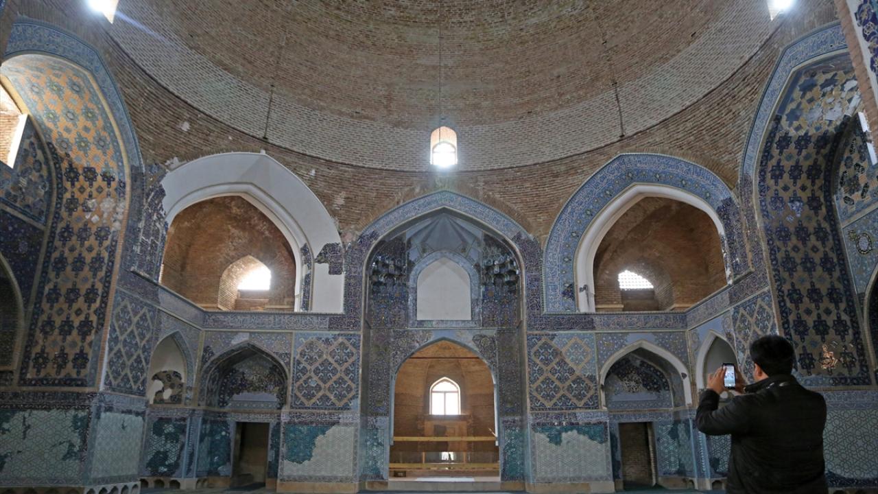 Büyük Selçuklu mimarisini bir adım ileri taşıdı