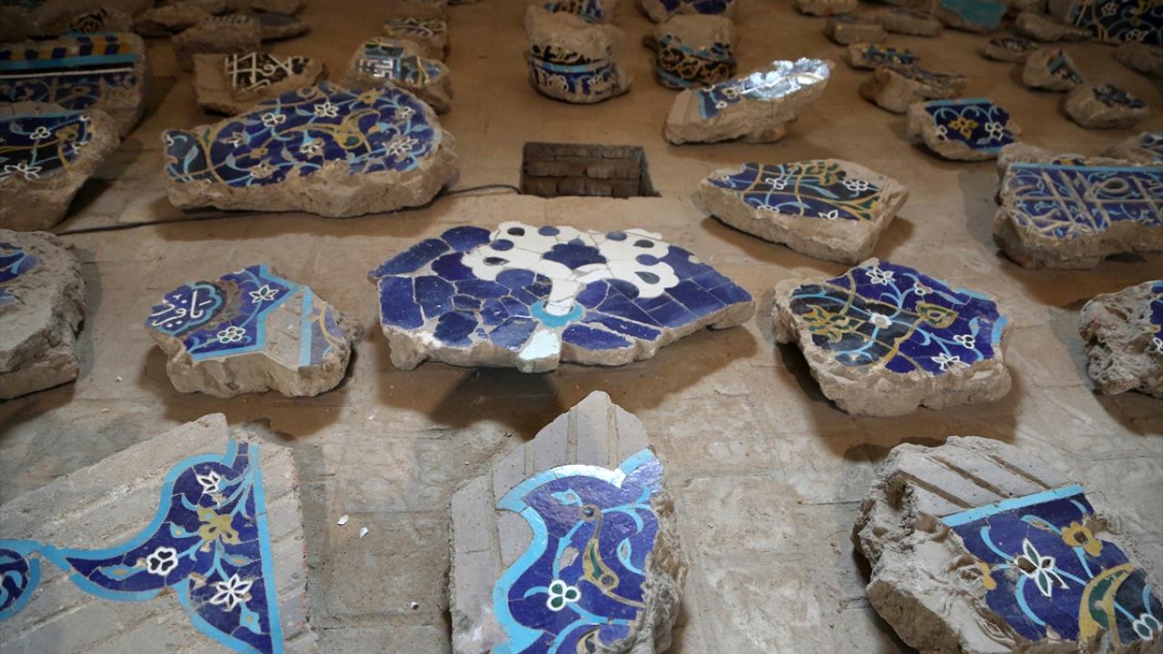 Depremde büyük yıkıma uğradı