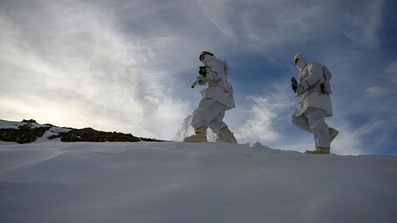 346 kilometre hendek kazıldı