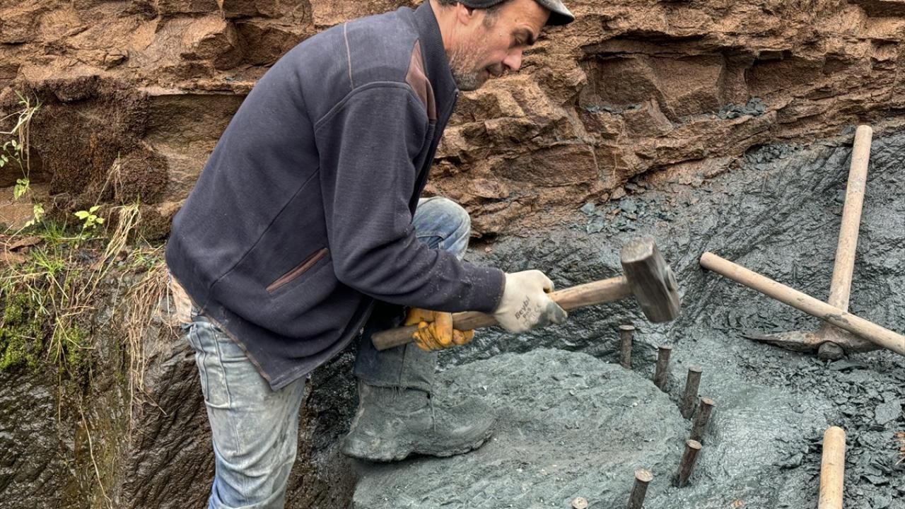 "Dede mirası mesleği az sayıda ustayla sürdürme gayretindeyiz"