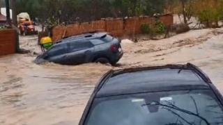 Çanakkale'de sağanak: Dere taştı, yollar su altında kaldı