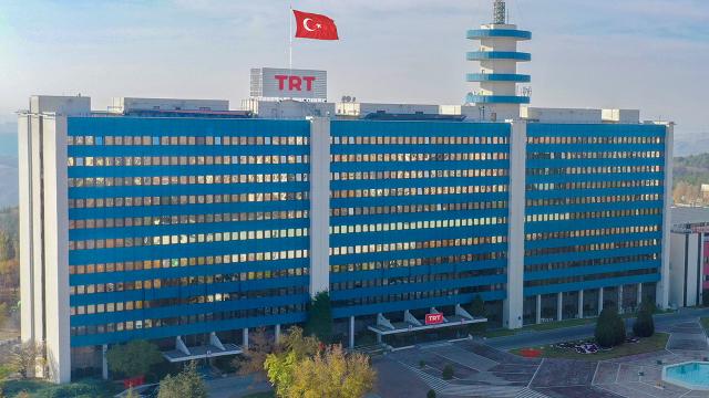 TRT'ye Azerbaycan'dan anlamlı madalya
