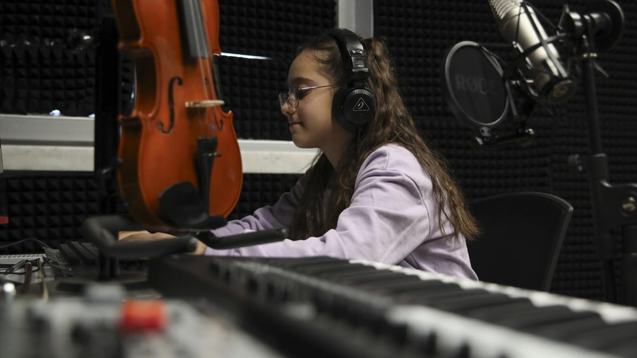 Uzaktan ve dijital eğitim var