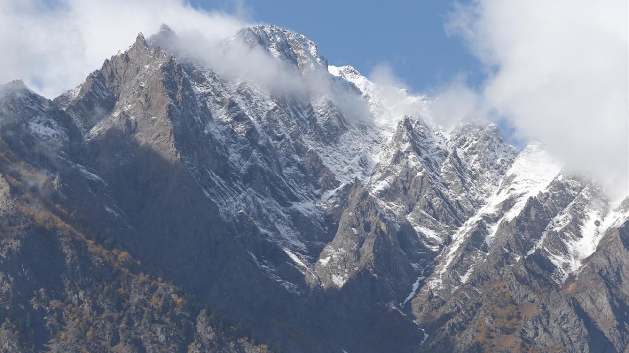 8 bin metrenin üzerinde 5 zirve