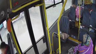 Yaralı depremzedeler, 7,6'lık depreme minibüste yakalandı