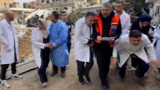 Gazze'de sağlık personelinin basın açıklamasında İsrail askerleri ateş açtı