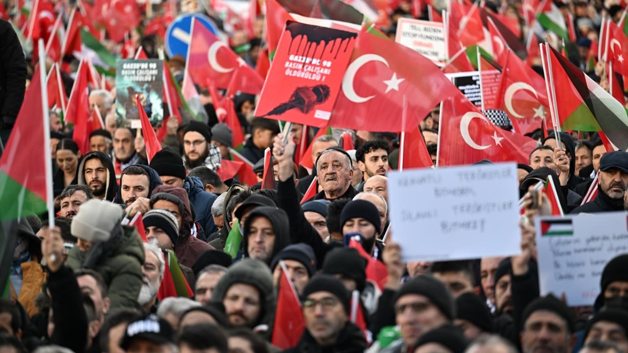 Yürüyüşte öldürülen gazeteciler de anıldı