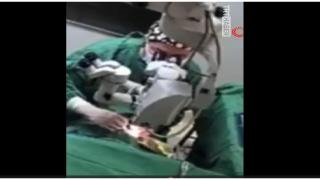Çin’de doktorun ameliyat sırasında hastaya yumruk attığı anlar ortaya çıktı