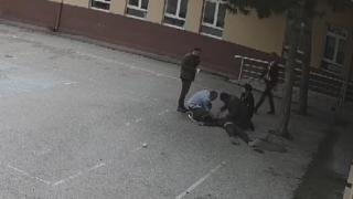 Kalbi duran öğrenci öğretmeninin kalp masajıyla hayata tutundu