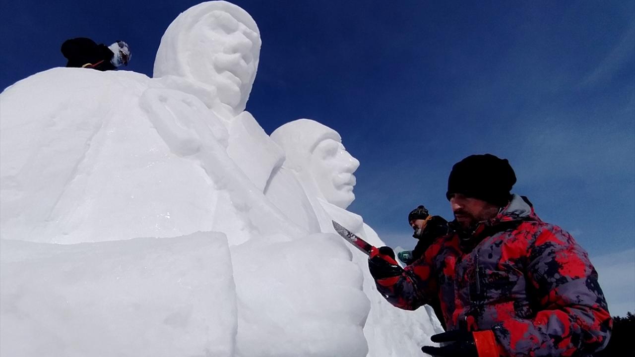 Sarıkamış şehitlerinin kardan heykellerinin yapımına başlandı TRT