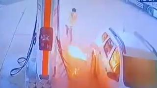 Akaryakıt istasyonundaki yangın böyle görüntülendi