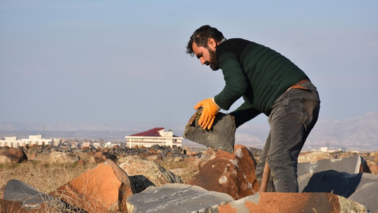 "Yüküm ağır ama onları okutmaya kararlıyım"
